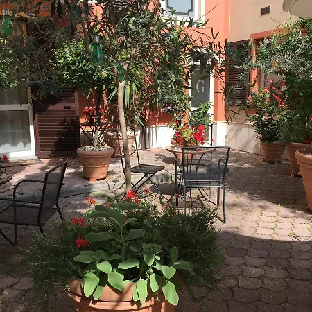 Gloria Apartahotel