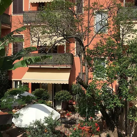 Aparthotel Gloria 2*